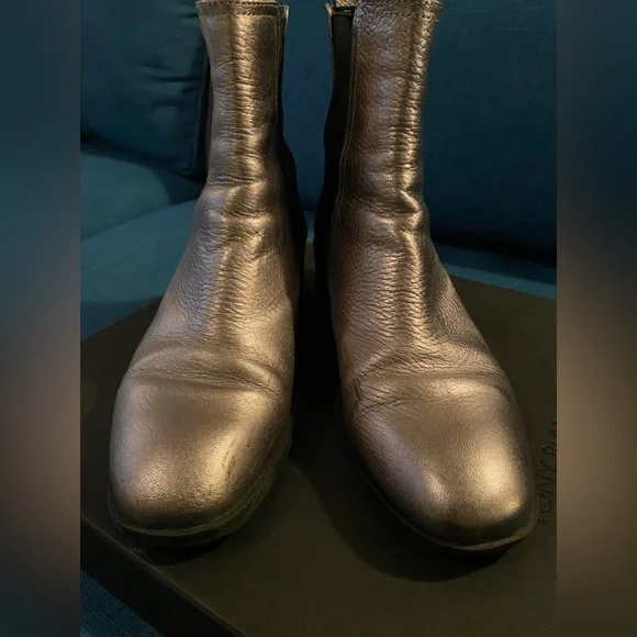 Kenneth Cole metallic ankle boots in size 8.5. - Picture 11 of 12